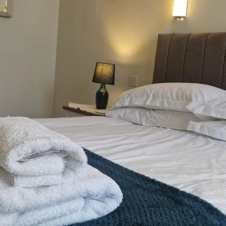 27 Princess Royal House - Ground Floor Апартаменты *