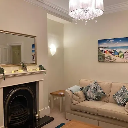 27 Princess Royal House - Ground Floor سكرابورو